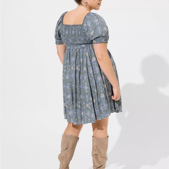 Torrid Plus Size 2 Outlander Mini Challis Smocked Floral Tree Dress with Pockets - Picture 3 of 14